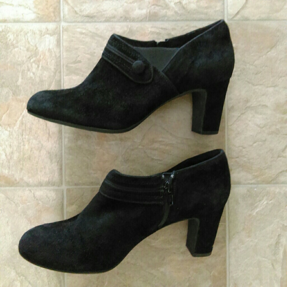 Clarks Artisan Zipup Black Heels